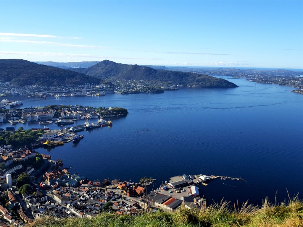 Fløyen,fløien,fløibanen,bergen,365,hiking,fjelltur,byfjellene,vestlandet,løvstakken,ulriken,ulriken643,vidden,lyderhorn,rundemanen,blåmanen,sandviksfjellet,stoltzen,stoltzekleiven,damsgårdsfjellet,kvarven,fort,ulriksbanen,syv,fjell