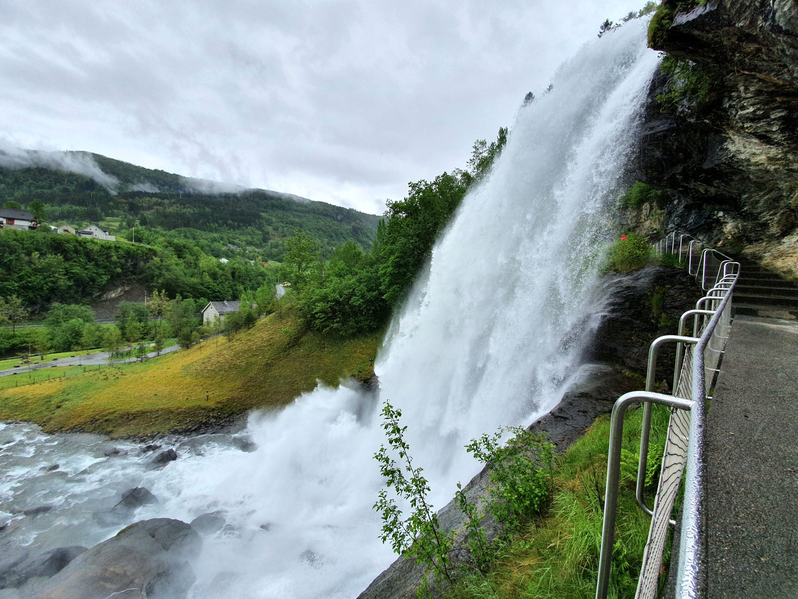 Read more about the article Steinsdalsfossen – walk through the waterfall