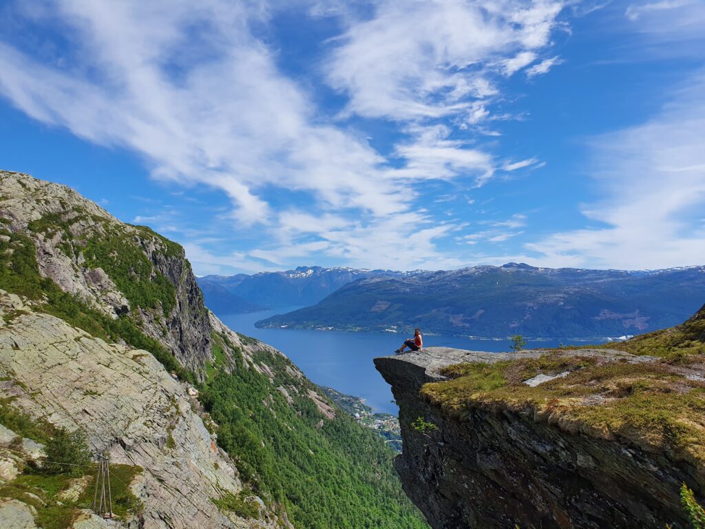 Ålvik,Vikedalsnebbet,hardanger,hardangerfjorden,fjord,hiking,fjordhiking,tur,fjelltur,hedlerdalen,kvamherad,kvam,folgefonna,glacier,isbre,demning,dam,norway,bergen,odda,ullensvang,utne,kvanndal,kinsarvik,turguide,dagstur,mountains,vandring,toppen,naglaklepp,giljafjell,øystese,norheimsund,granvin,voss,vossafjell,stølsheimen,hamlagrø,fjordnorway,Norwegian,bergen365,365