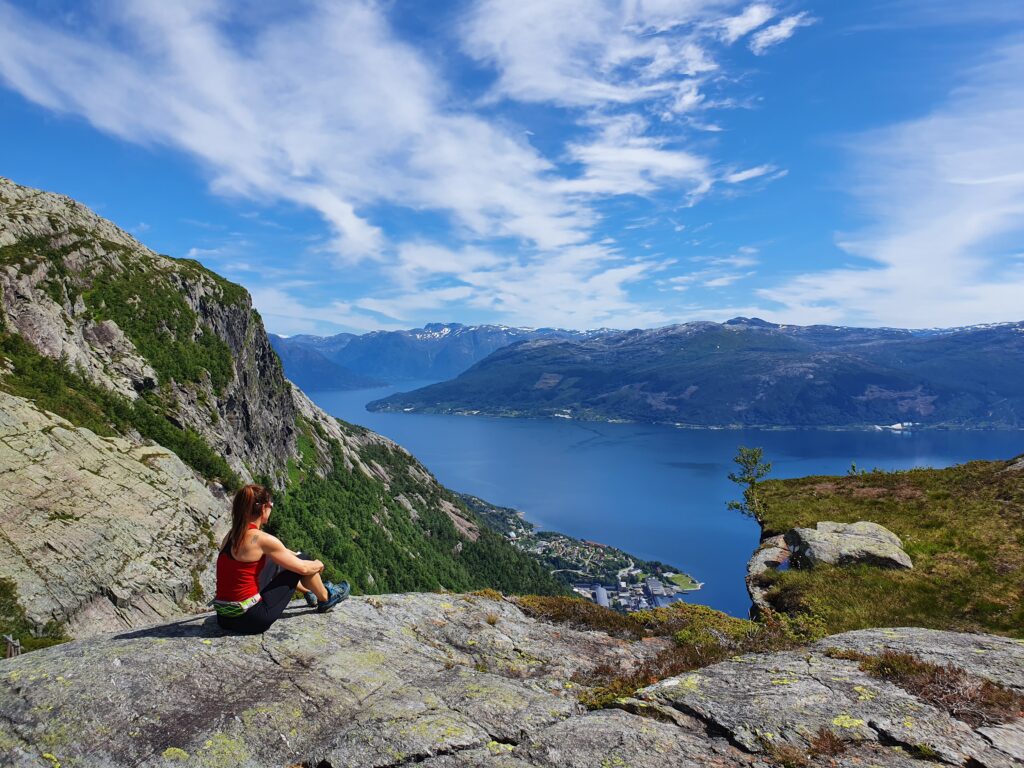 Ålvik,Vikedalsnebbet,hardanger,hardangerfjorden,fjord,hiking,fjordhiking,tur,fjelltur,hedlerdalen,kvamherad,kvam,folgefonna,glacier,isbre,demning,dam,norway,bergen,odda,ullensvang,utne,kvanndal,kinsarvik,turguide,dagstur,mountains,vandring,toppen,naglaklepp,giljafjell,øystese,norheimsund,granvin,voss,vossafjell,stølsheimen,hamlagrø,fjordnorway,Norwegian,bergen365,365