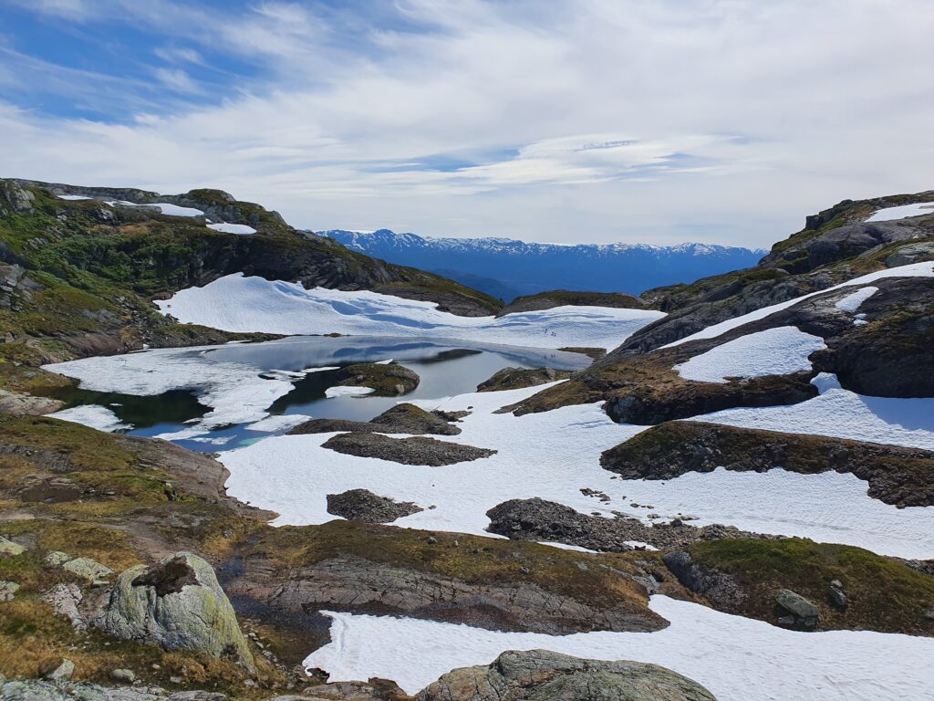 Ålvik,Vikedalsnebbet,hardanger,hardangerfjorden,fjord,hiking,fjordhiking,tur,fjelltur,hedlerdalen,kvamherad,kvam,folgefonna,glacier,isbre,demning,dam,norway,bergen,odda,ullensvang,utne,kvanndal,kinsarvik,turguide,dagstur,mountains,vandring,toppen,naglaklepp,giljafjell,øystese,norheimsund,granvin,voss,vossafjell,stølsheimen,hamlagrø,fjordnorway,Norwegian,bergen365,365,folgegonna