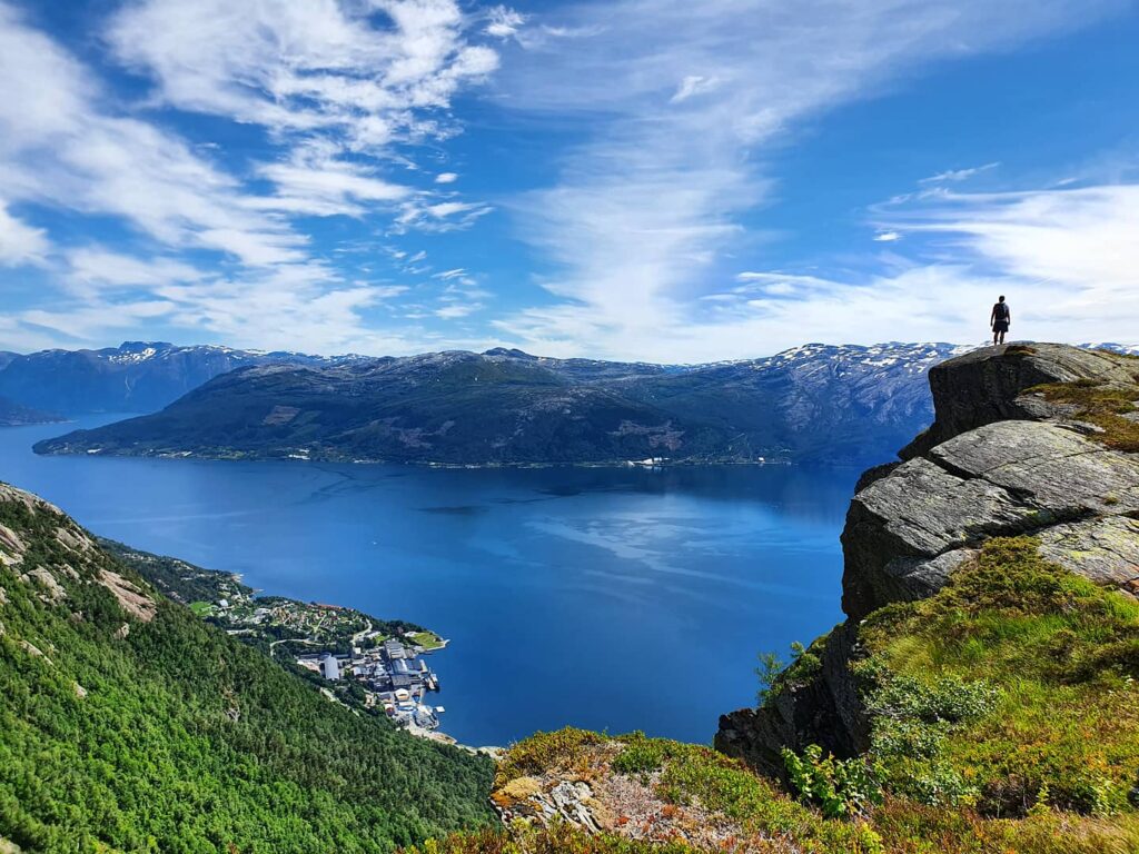 Ålvik,Vikedalsnebbet,hardanger,hardangerfjorden,fjord,hiking,fjordhiking,tur,fjelltur,hedlerdalen,kvamherad,kvam,folgefonna,glacier,isbre,demning,dam,norway,bergen,odda,ullensvang,utne,kvanndal,kinsarvik,turguide,dagstur,mountains,vandring,toppen,naglaklepp,giljafjell,øystese,norheimsund,granvin,voss,vossafjell,stølsheimen,hamlagrø,fjordnorway,Norwegian,bergen365,365