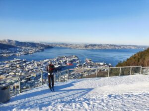 Read more about the article Skiing above Bergen town