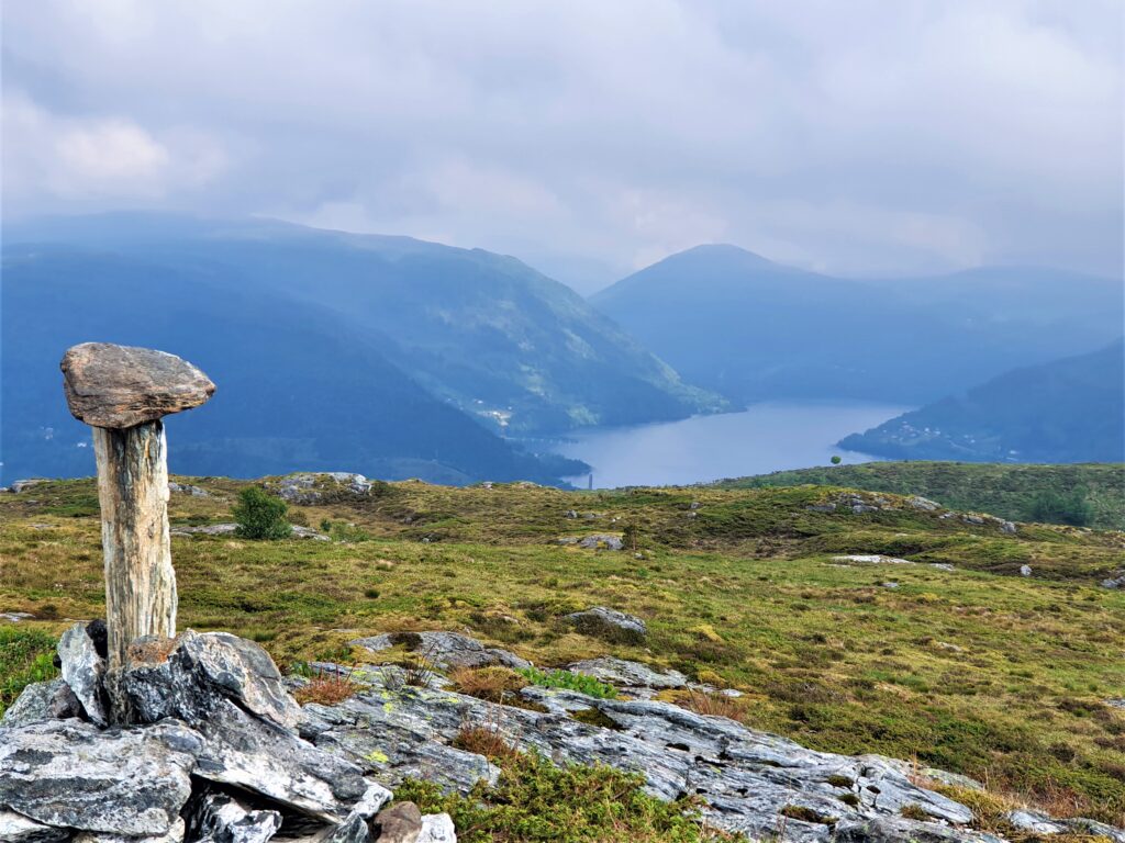 Arnanipa,Ådnanipa,Bergen,Fjord,hike,Fjelltur,Arna,Åsheimsvarden,fjordutsikt,nærtur,fjordutsikt,topptur,fjordview,Bergen365,Birgitte Munch, Alexander Iversen, hjortestien